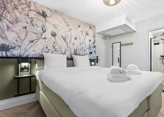 Dutch Design Vondelpark 3*